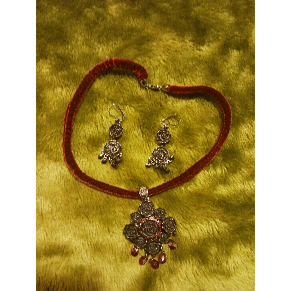 Red Velvet Choker Black Floral Pendant Earrings Goth